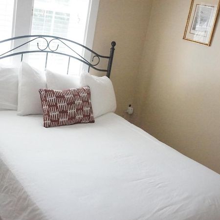The Frogtown Inn Canadensis Exterior foto