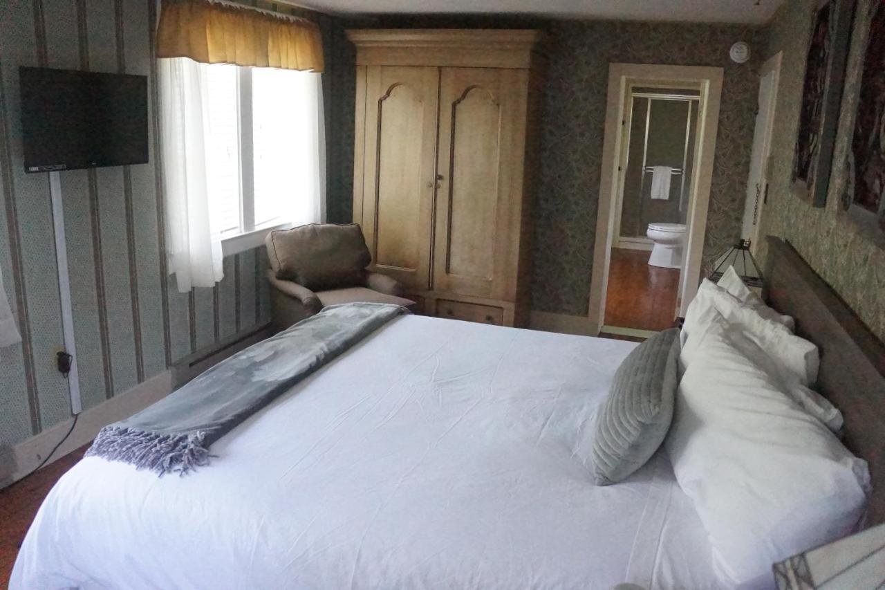 The Frogtown Inn Canadensis Exterior foto
